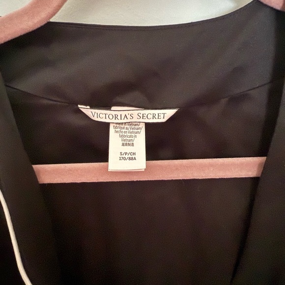 Victoria’s Secret Black Satin Robe with White Trim - Picture 2 of 3